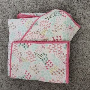 Target Pillowfort Floral Full Quilt and 2 Shams